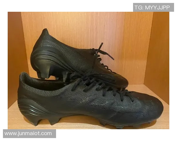 球星亲穿过的足球鞋拍卖价格如何 价值能否超越普通限量版鞋款 球星亲穿过的足球鞋拍卖价格如何 价值能否超越普通限量版鞋款