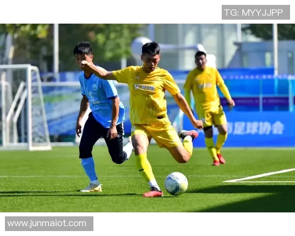 跟着球星一起练习足球 技巧提升不止一点点